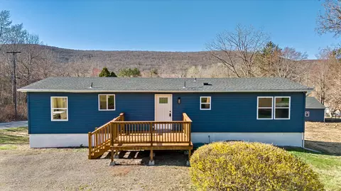 33 Tippets Rd, Nesquehoning, PA 18240