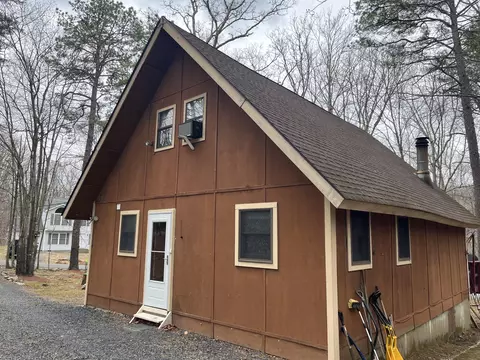 Undisclosed, Bushkill, PA 18324
