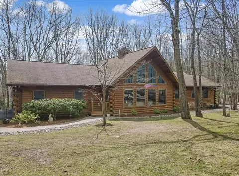 108 Stone Rdg, Albrightsville, PA 18210