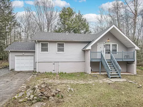 1832 Owasco Ter, Tobyhanna, PA 18466
