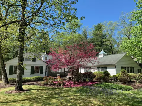 331 Summit Dr, Buck Hill Falls, PA 18323