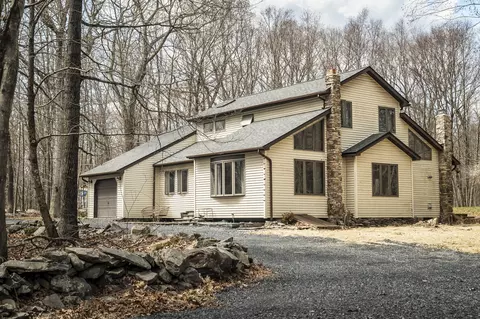 3638 Bristol Cir W, East Stroudsburg, PA 18302