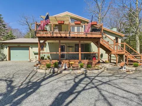 1010 Salamanca Dr, Tobyhanna, PA 18466