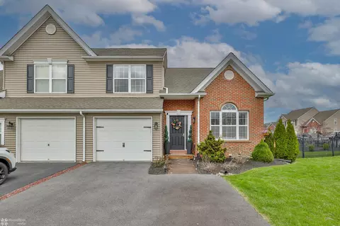 4035 Hemlock Dr, Coplay, PA 18037