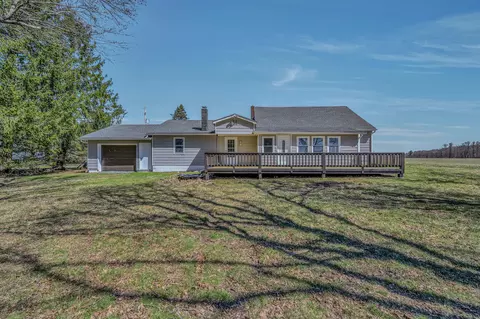 1066 Cottontail Rd, Long Pond, PA 18334