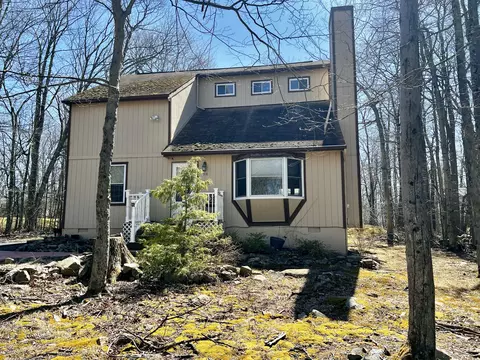 5119 Iroquois St, Tobyhanna, PA 18466