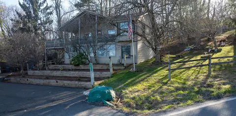 3193 Pine Ridge Dr, Bushkill, PA 18324