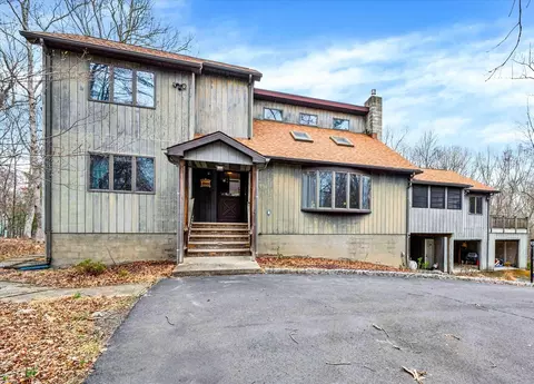 80 Norman Dr, East Stroudsburg, PA 18302