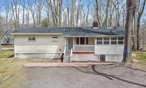 103 Aster Pl, Tobyhanna, PA 18466