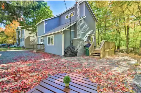 7126 Robinwood Dr, Tobyhanna, PA 18466