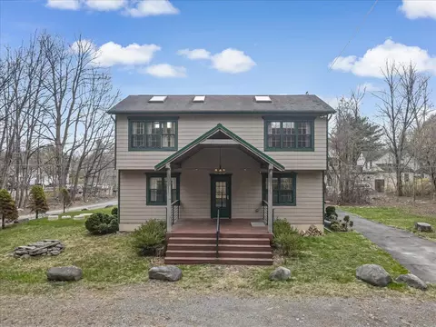 113 Hummingbird Ln, Cresco, PA 18326