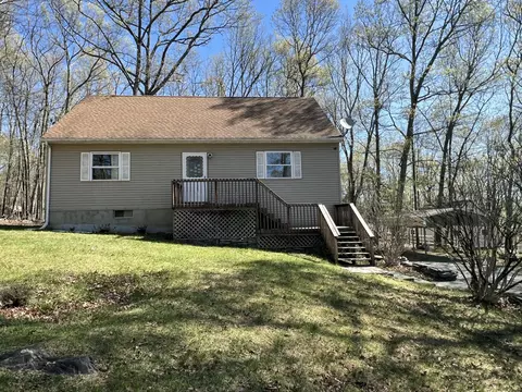 1227 Alder Rd, East Stroudsburg, PA 18302