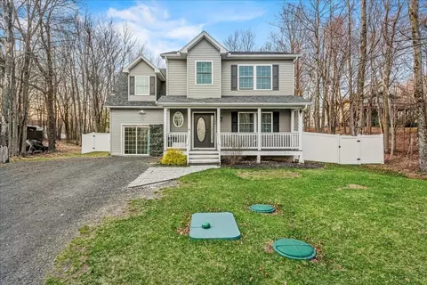 164 Gap View Dr, Long Pond, PA 18334