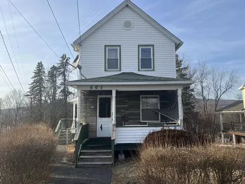 501 Charles St, Throop, PA 18512