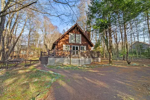 521 Cayuga Dr, Tobyhanna, PA 18466