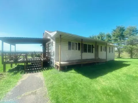 41 King Arthurs Ct, Honesdale, PA 18431