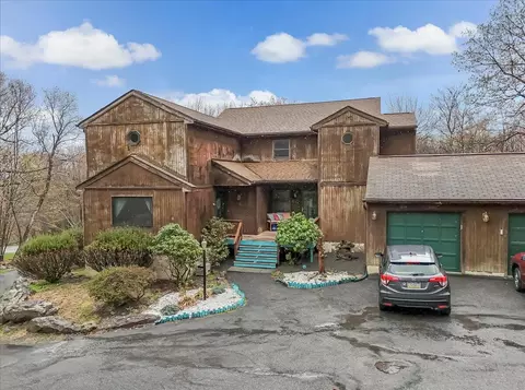 232 Image Dr, Scotrun, PA 18355 photo 3