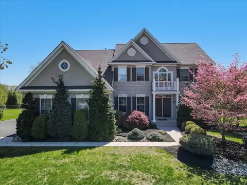 3370 Courtney Dr, Center Valley, PA 18034