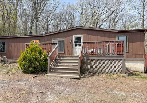 154 Hillary Dr W, Freeland, PA 18224