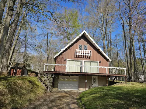 130 Michigana Dr, Pocono Lake, PA 18347