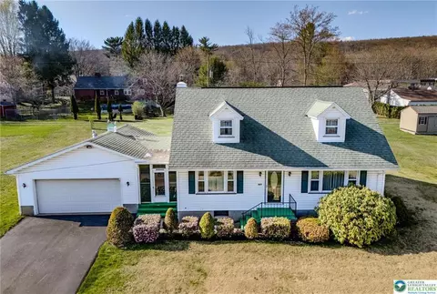 829 E Main St, Weatherly, PA 18255