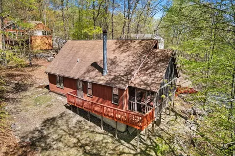 3125 Northampton Ct, Bushkill, PA 18324