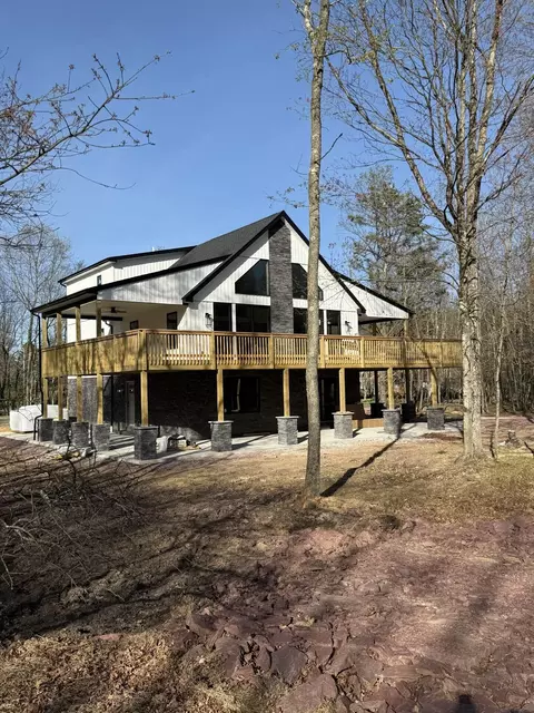 46 Hillyer Ln, Albrightsville, PA 18210