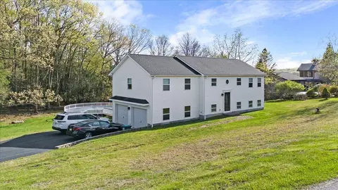 2755 Rising Hill Dr, Saylorsburg, PA 18353