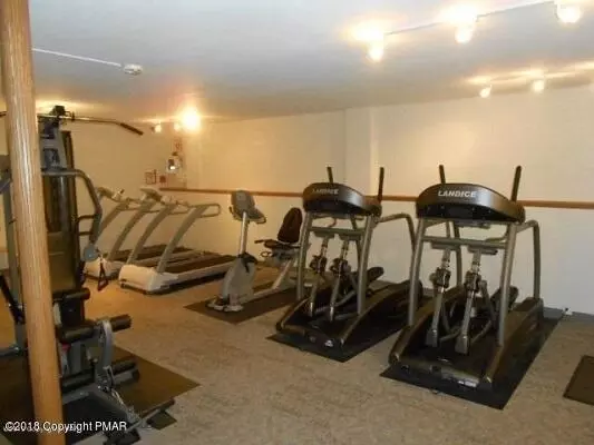  118 State Park Dr, Gouldsboro, PA 18424 photo 8