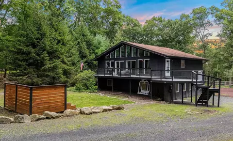 218 Deibert Dr, Stroudsburg, PA 18360