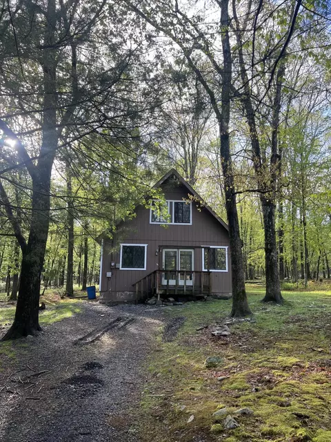 2111 Spring, Bushkill, PA 18324 photo 3