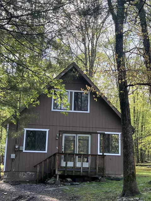 2111 Spring, Bushkill, PA 18324