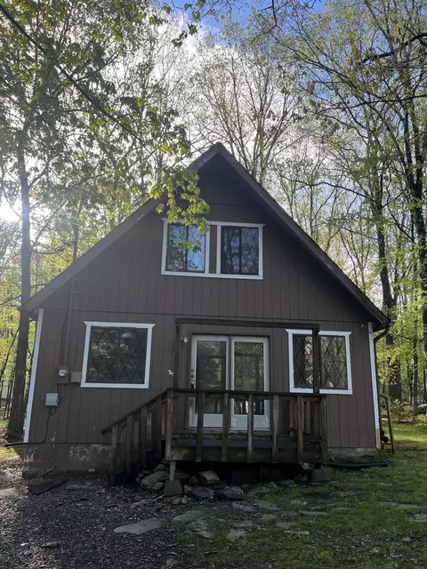 2111 Spring, Bushkill, PA 18324 photo 2