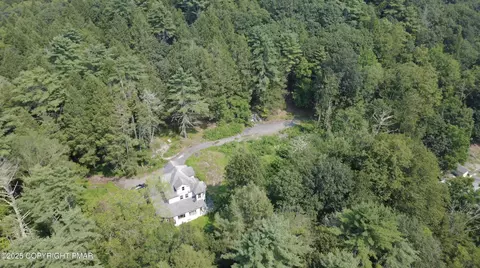 2320 Paradise Trl, East Stroudsburg, PA 18301
