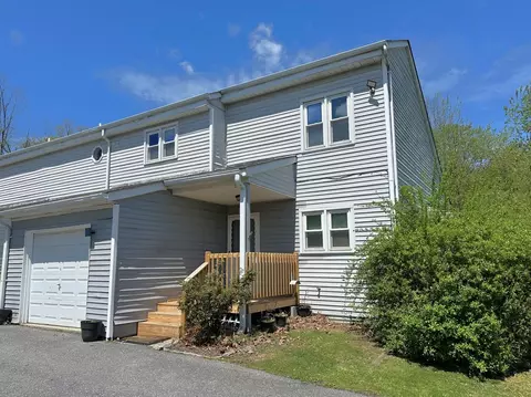 228 Nittany Ct, Mount Pocono, PA 18344
