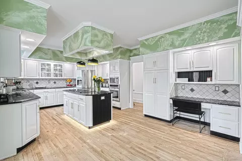 Kitchen - 1231 Oakside Dr, Bethlehem, PA 18017 photo 2 of 11