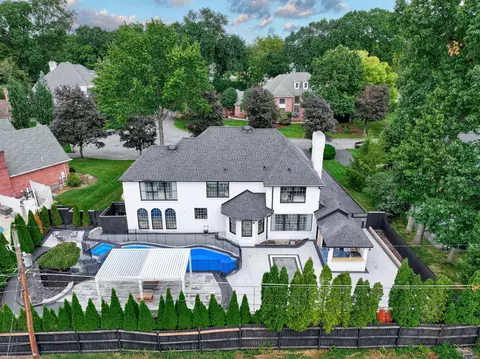View/Area - 1231 Oakside Dr, Bethlehem, PA 18017 photo 2 of 4