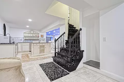 Entry Way - 1231 Oakside Dr, Bethlehem, PA 18017 photo 7 of 7