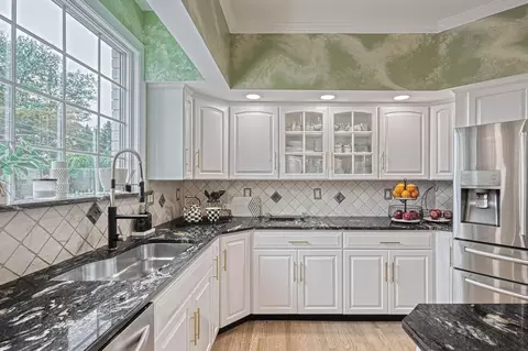 Kitchen - 1231 Oakside Dr, Bethlehem, PA 18017 photo 3 of 11