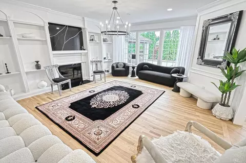 Living - 1231 Oakside Dr, Bethlehem, PA 18017 photo 6 of 8
