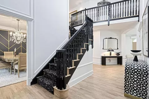 Entry Way - 1231 Oakside Dr, Bethlehem, PA 18017 photo 2 of 7