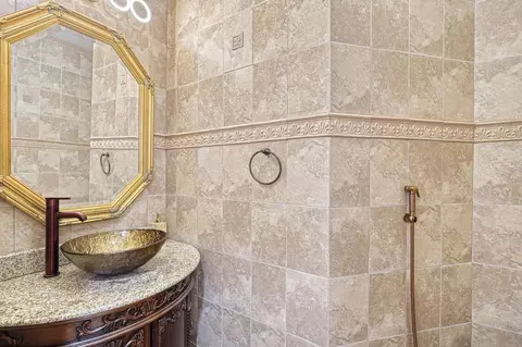 Bath - 1231 Oakside Dr, Bethlehem, PA 18017 photo 2 of 9