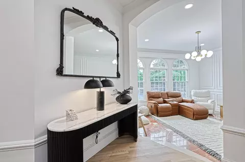 Entry Way - 1231 Oakside Dr, Bethlehem, PA 18017 photo 4 of 7
