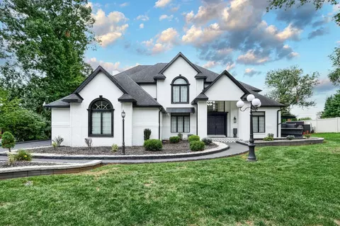 1231 Oakside Dr, Bethlehem, PA 18017