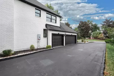 Exterior - 1231 Oakside Dr, Bethlehem, PA 18017 photo 4 of 13