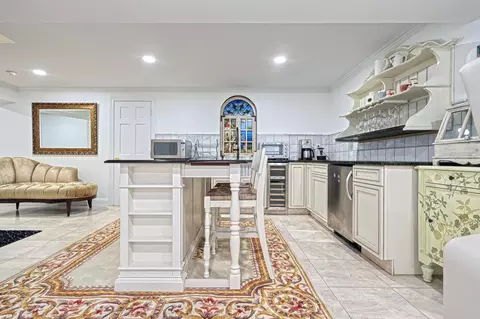 Kitchen - 1231 Oakside Dr, Bethlehem, PA 18017 photo 8 of 11