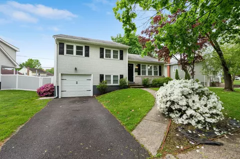 2823 Westminster Rd, Bethlehem, PA 18017