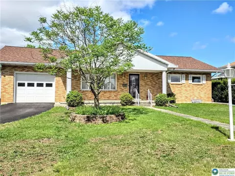 280 S 9th St, Lehighton, PA 18235
