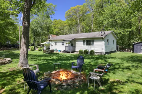 418 Leander Rd, East Stroudsburg, PA 18302
