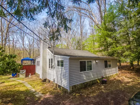 28 Deer Cross Rd, White Haven, PA 18661